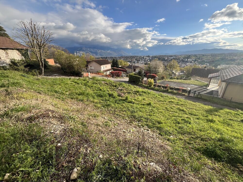 Terrain du Garat Terrain Voiron 38500 de pieces - 210.000 €